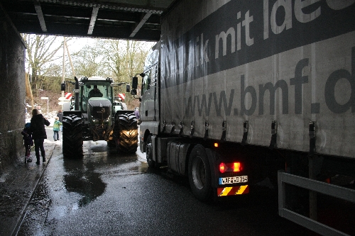 Nadelör - Die Bahnunterführung Bosenberg Nadelör - Die Bahnunterführung Bosenberg