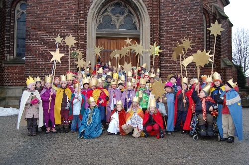 Die Sternsinger machen sich auf den Weg Die Sternsinger machen sich auf den Weg